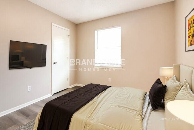 Building Photo - 1909 NE McKee Ln