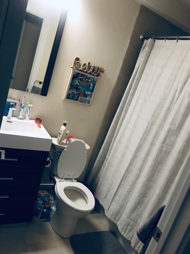 Building Photo - 2844 W Stiles St