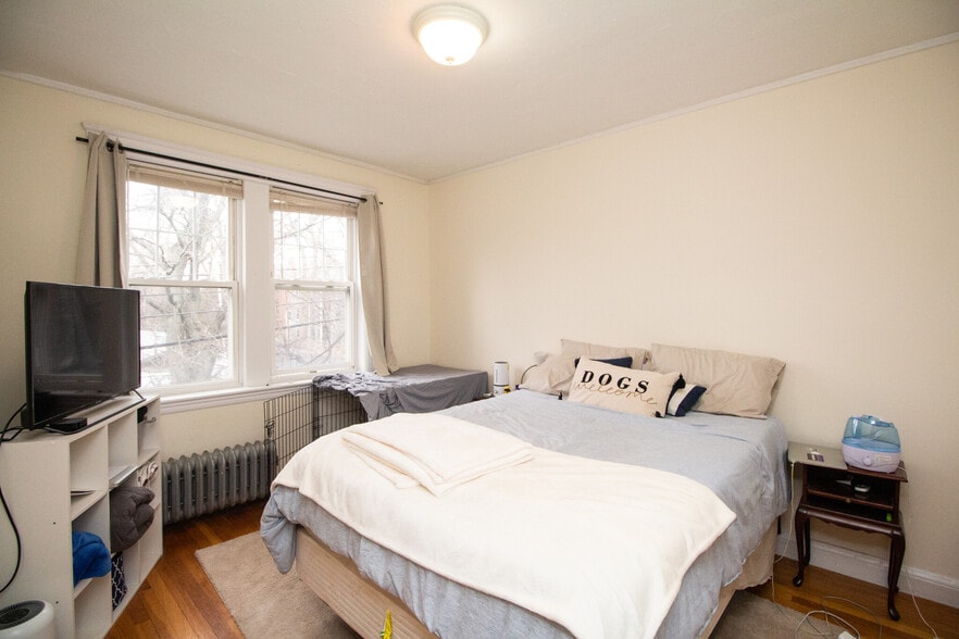 Building Photo - 187 Kent St