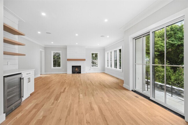 Building Photo - 2 Lavender Ln