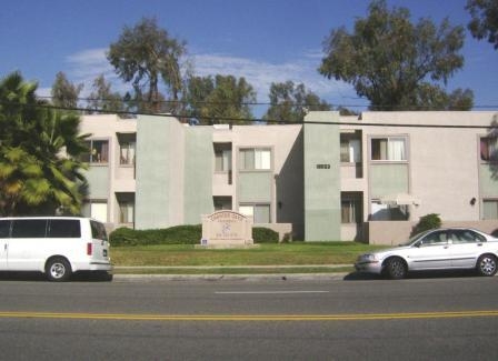 Charter Oaks Apartments - 19525 E Covina Blvd Covina CA 91724