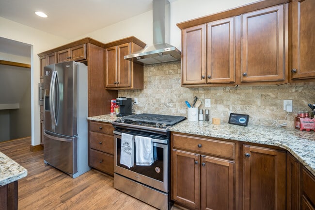 Building Photo - 153 Golden Meadow Ln