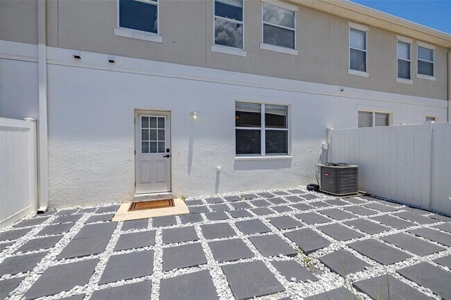 Building Photo - 2842 Grasmere View Pkwy N