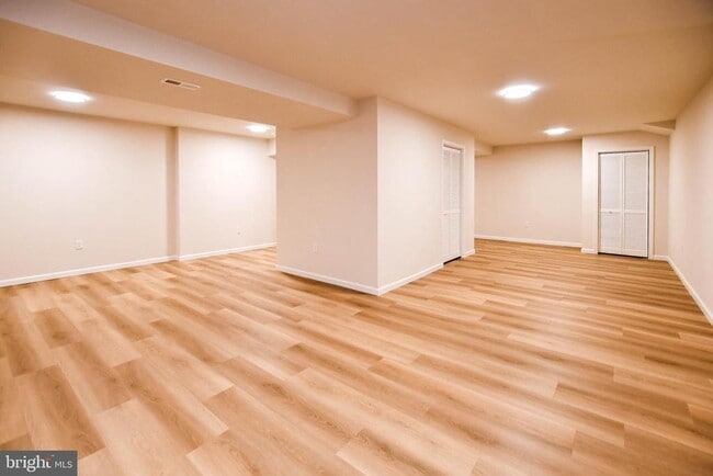 Building Photo - 1423 Albert Dr