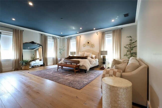 Building Photo - 2402 W Parkland Blvd