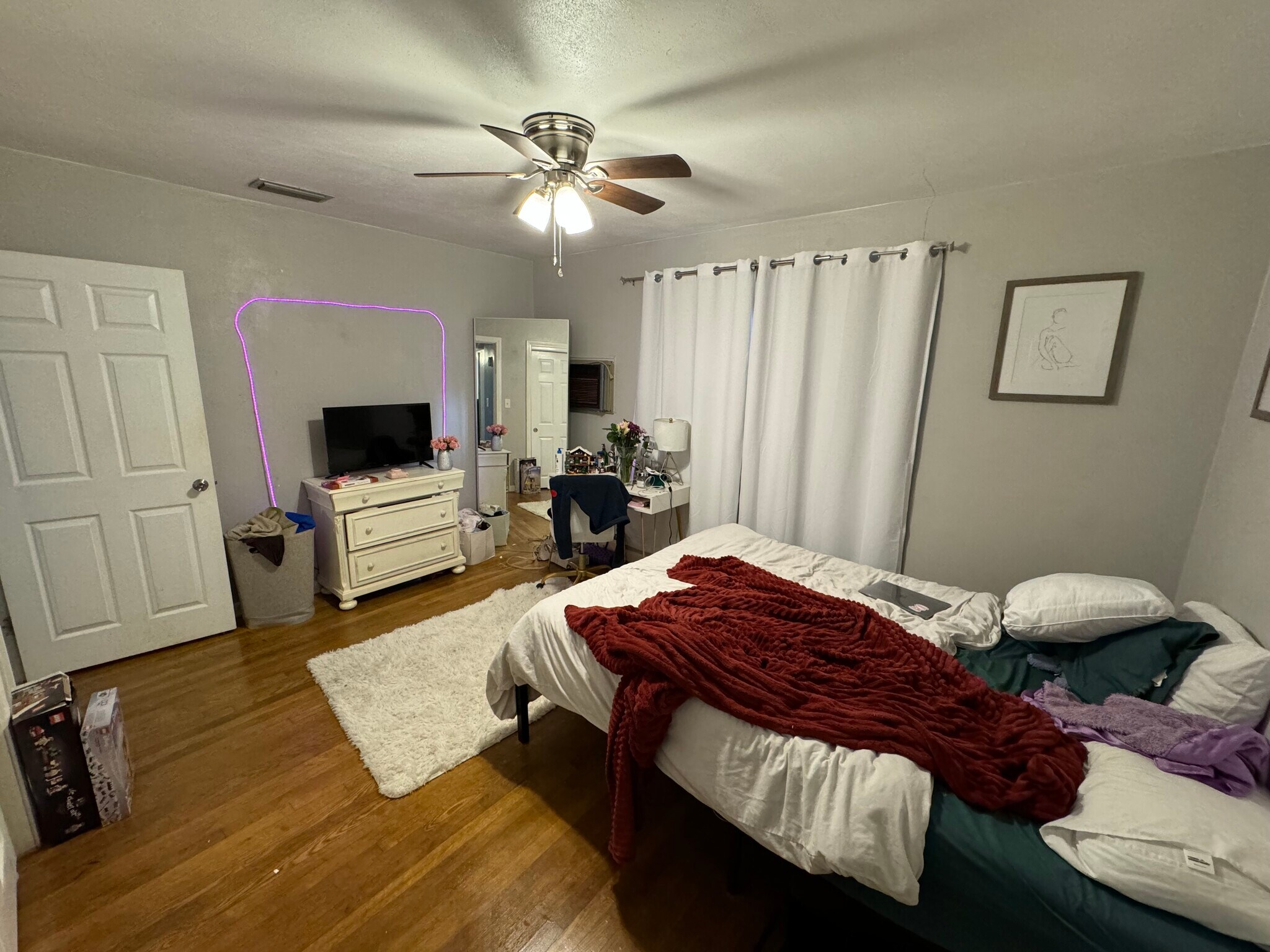 Primary bedroom - 3125 W University Ave