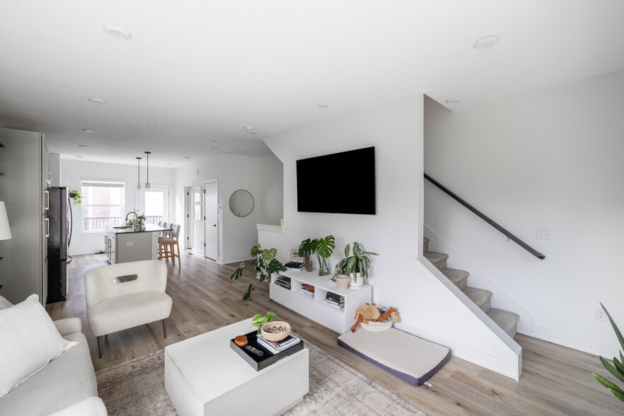Building Photo - 2107 Coretta Way