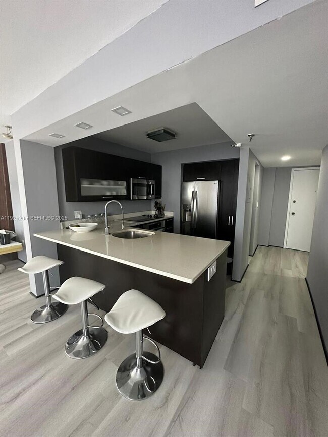 Building Photo - 800 N Miami Ave