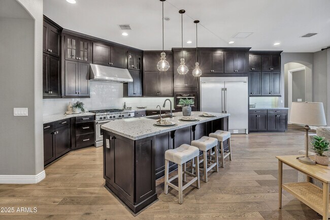 Building Photo - 4254 E Valencia Dr