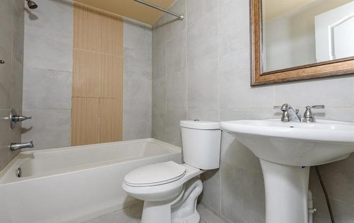 Building Photo - 3830 Baring St