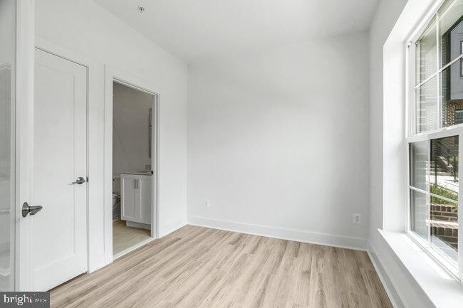 Building Photo - 11236 Bunsen St