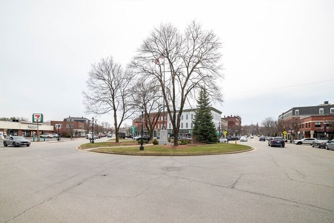 Building Photo - 13 Summer St