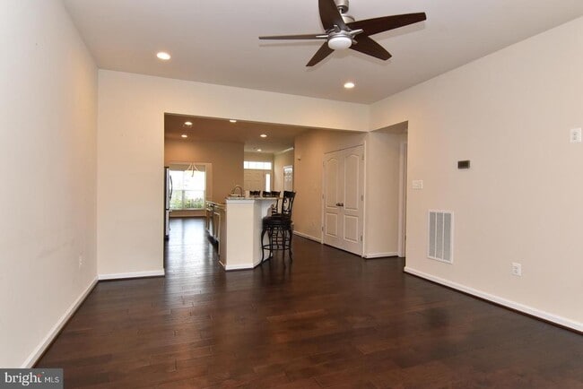 Building Photo - 20560 Charlotte Blvd