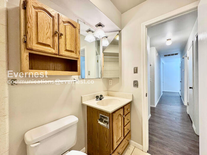 Building Photo - 5024 S Birch Ave