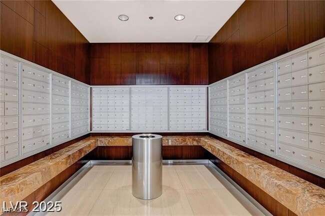 Building Photo - 4575 Dean Martin Dr