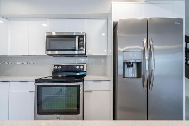 Building Photo - 8708 SW 79th Pl