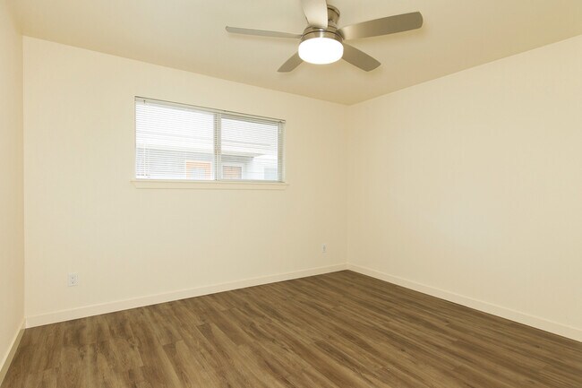 Building Photo - 2237 NW 59th-3