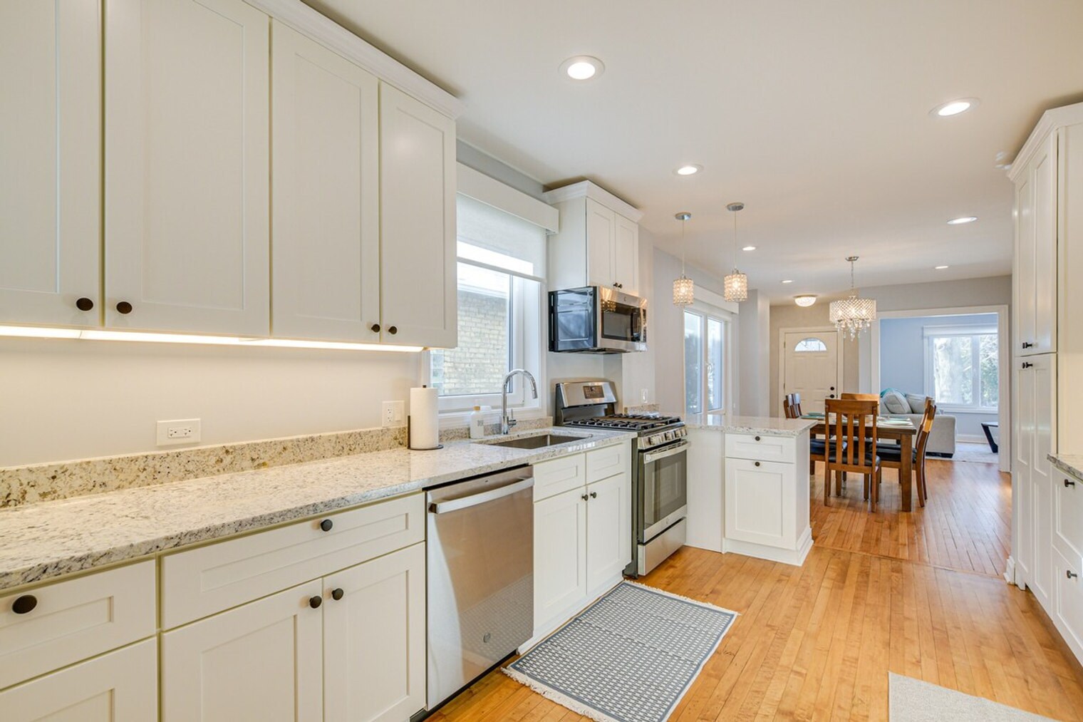 Building Photo - 1503 Fowler Ave