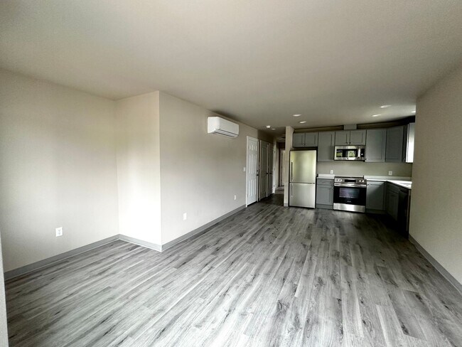 Building Photo - 2BR | 1BA – Washer & Dryer, A/C in Every R...