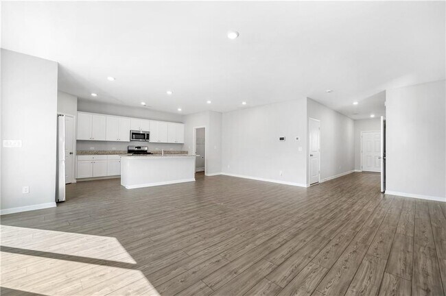 Building Photo - 4646 Waxwing St