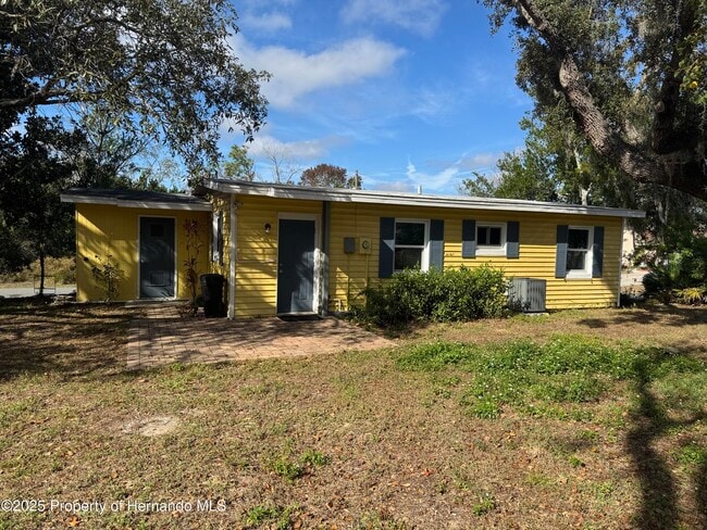 Building Photo - 6315 Treehaven Dr