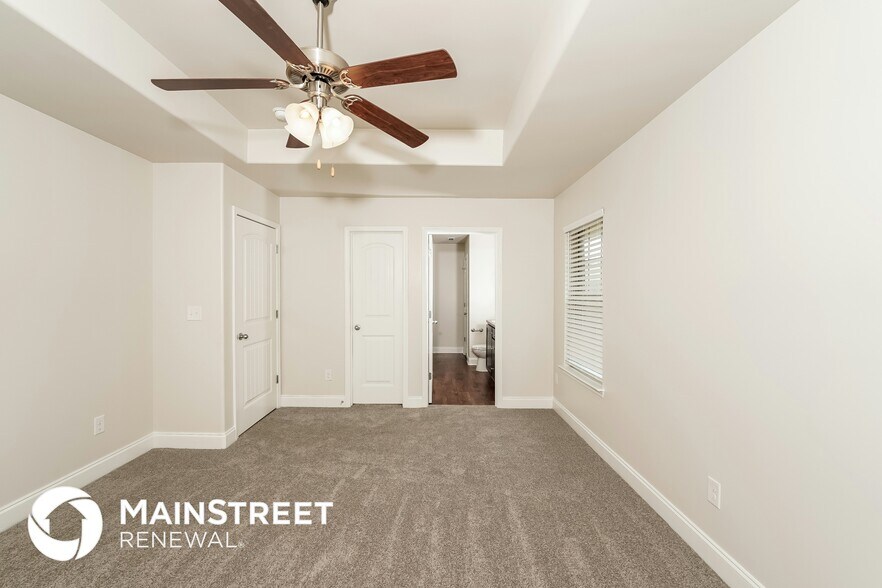 Building Photo - 980 Clover Ave