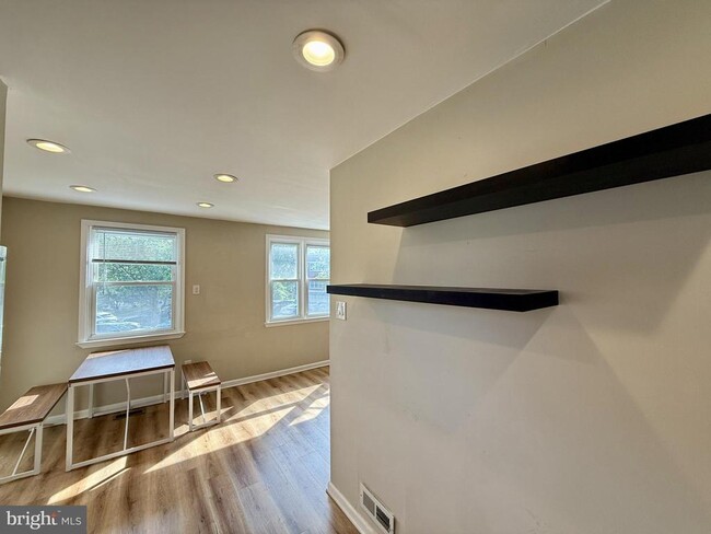 Building Photo - 10838 Lockart Ct