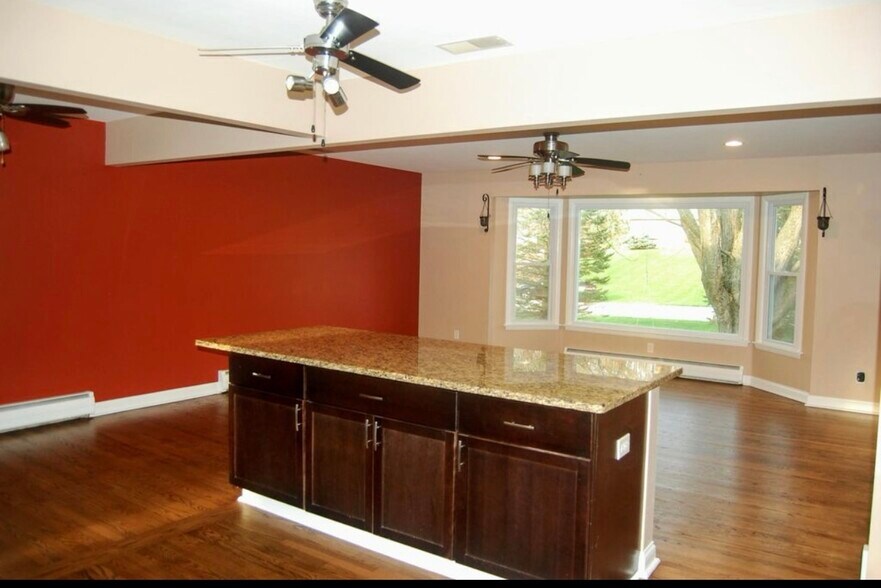 Building Photo - 4575 Coral Dr