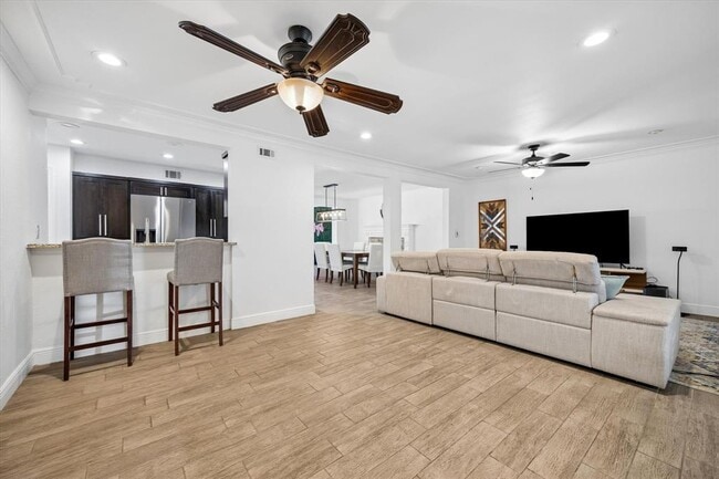 Building Photo - 411 Ramble Ln