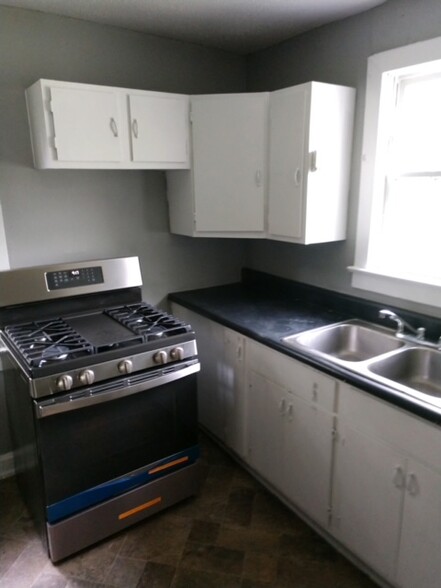 Updated Kitchen - 413 S Bainbridge St