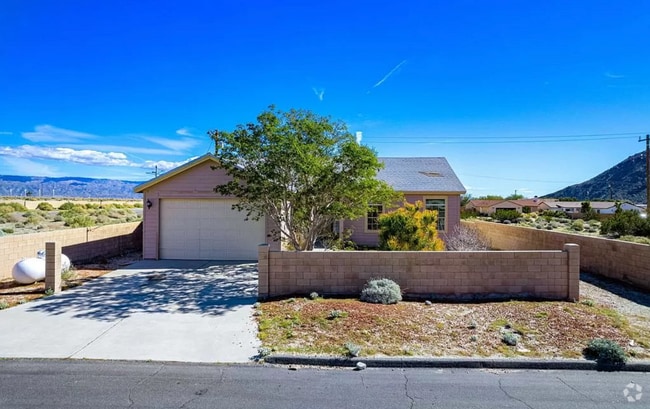 Building Photo - 15780 Coral St
