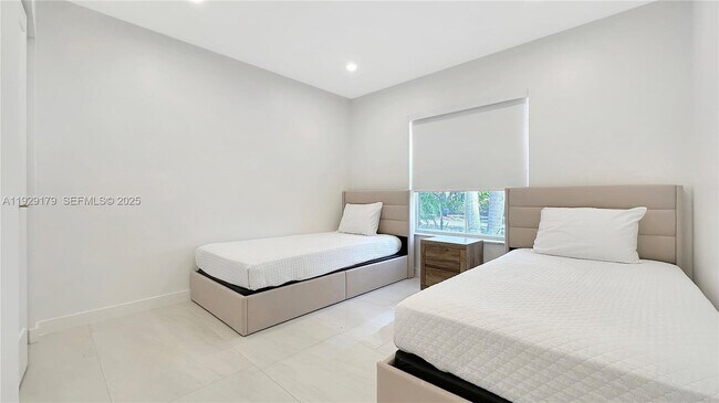 Building Photo - 600 Stanton Dr