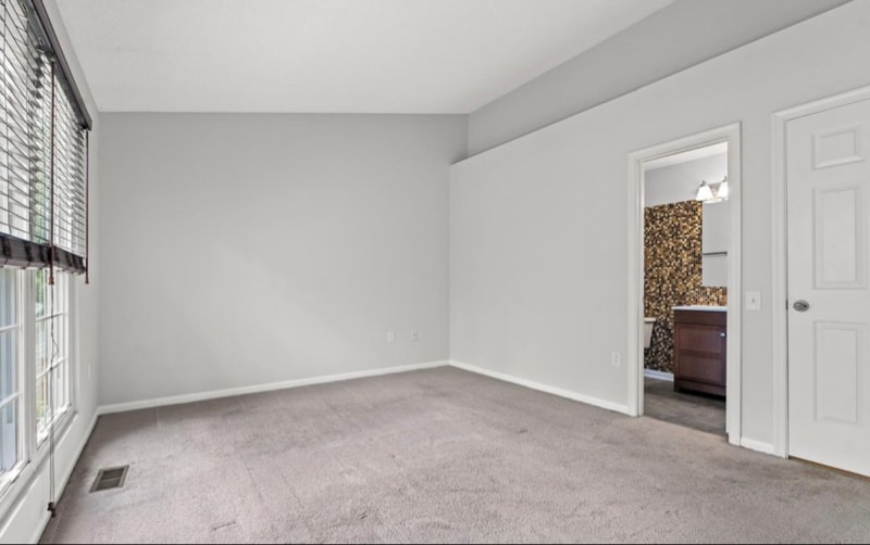 Building Photo - 7136 Strawn Ct