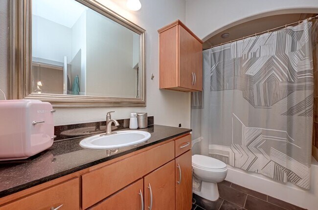 Building Photo - 1901 Post Oak Blvd