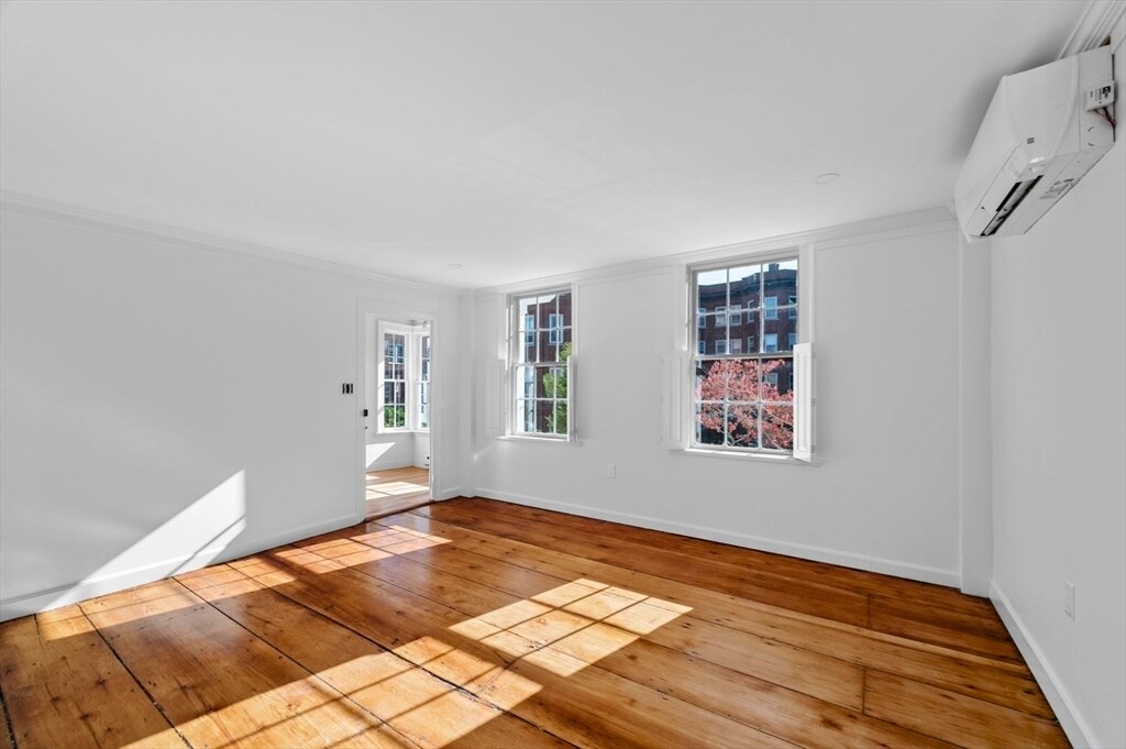 Building Photo - 15 Lynde St