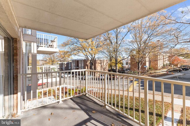 Building Photo - 2630 Fort Farnsworth Rd