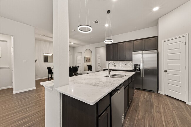 Building Photo - 3013 Chestnut Ln