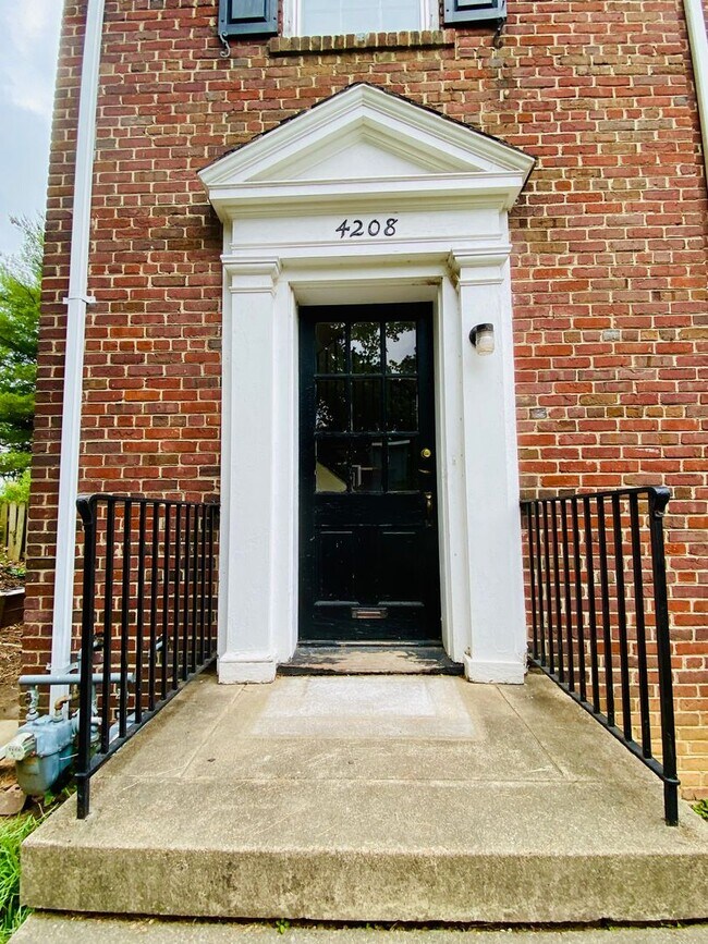 Building Photo - 4208 Fitzhugh Ave