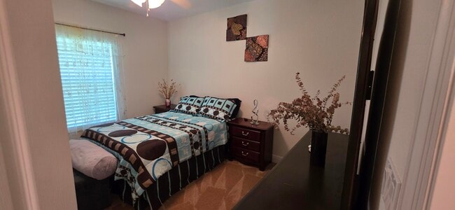 Building Photo - 5838 NW Gillespie Ave