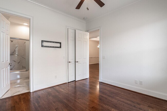 Building Photo - 213 Yellow Jasmine Dr