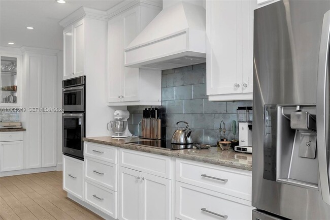 Building Photo - 1444 Mendavia Ave