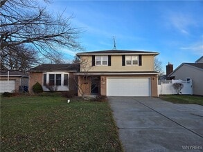 Building Photo - 161 Foxpoint W