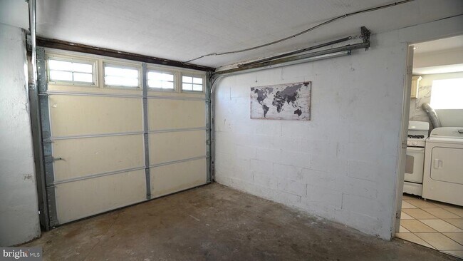 Building Photo - 1600 Fox Chase Rd