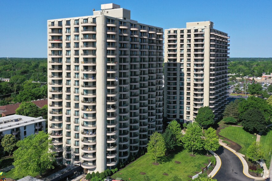 Building Photo - ReNew Wheaton Center