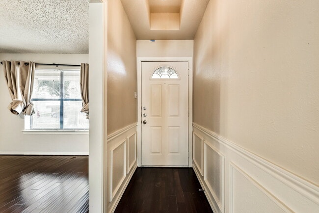 Building Photo - $2200 Wylie: Single level house with wood ...