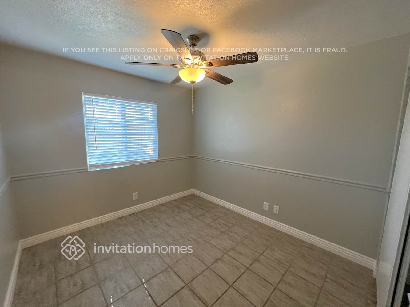 Building Photo - 2926 E Escondido Ave