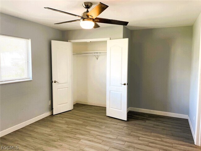 Building Photo - 638 SE 13th Ave