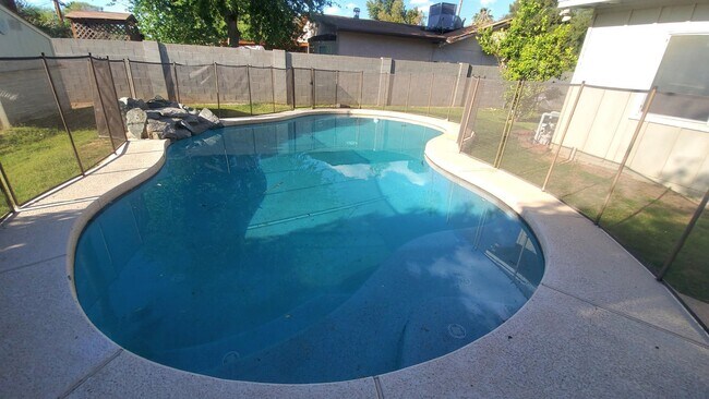 Building Photo - 4128 N 46th Pl