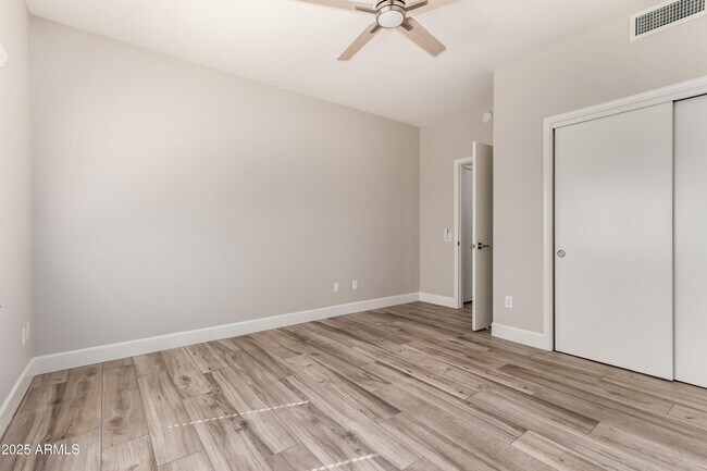 Building Photo - 14608 W Horizon Dr