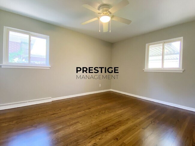 Building Photo - Large 3 Bedroom Home In Gary